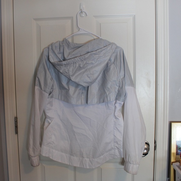 NIKE WINDBREAKER Women’s S - Picture 5 of 5